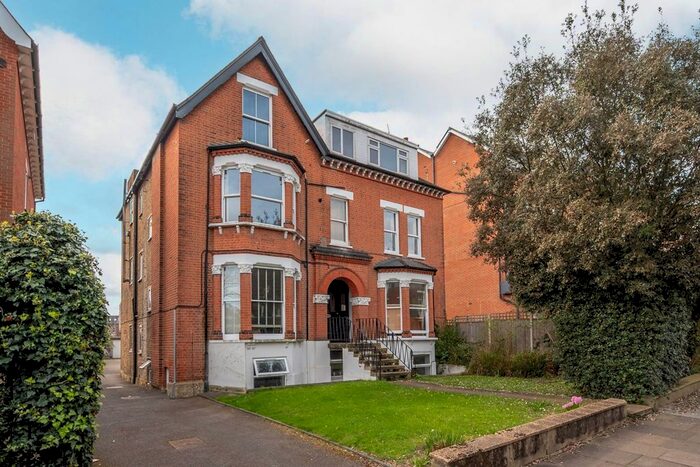 2 Bedroom Flat To Rent In Darlaston Road, Wimbledon, London, SW19