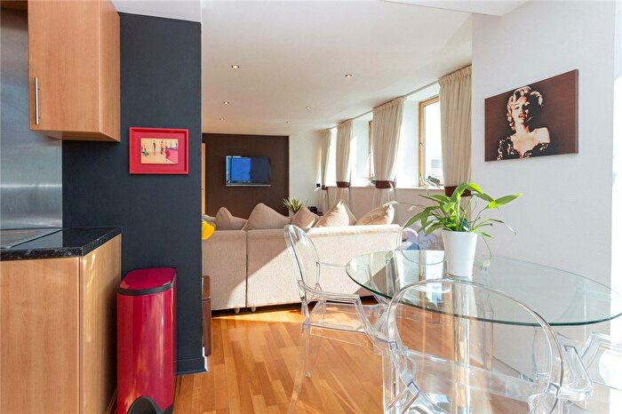 2 Bedroom Duplex To Rent In Bothwell Street, Glasgow, G2