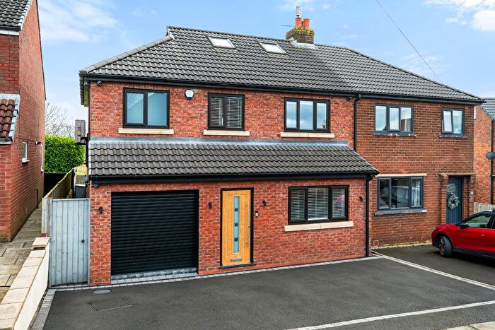 4 Bedroom Semi Detached House For Sale In Meadow Way, Blackrod, Bolton, BL6