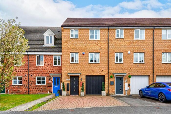 4 Bedroom Town House For Sale In Wheatcroft Gardens, Penistone, Sheffield, S36