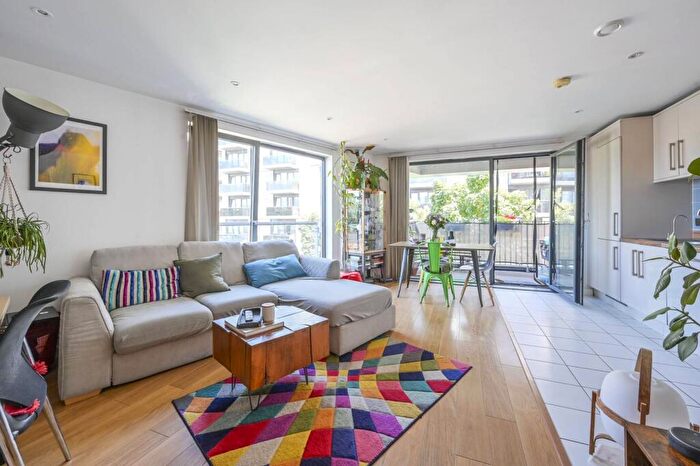 2 Bedroom Flat For Sale In Ridley House, , Tower Hamlets, London, E14