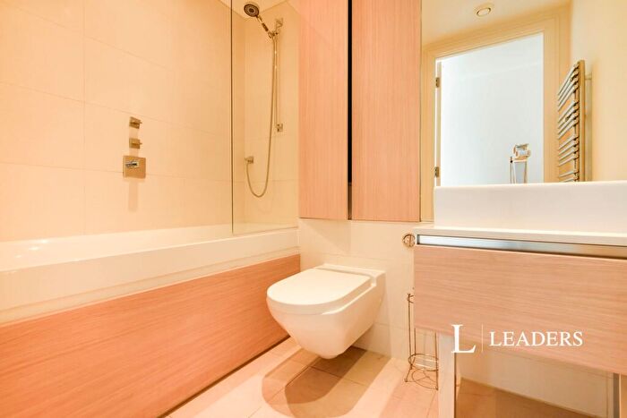 2 Bedroom Apartment To Rent In No, Gunwharf Quays, PO1