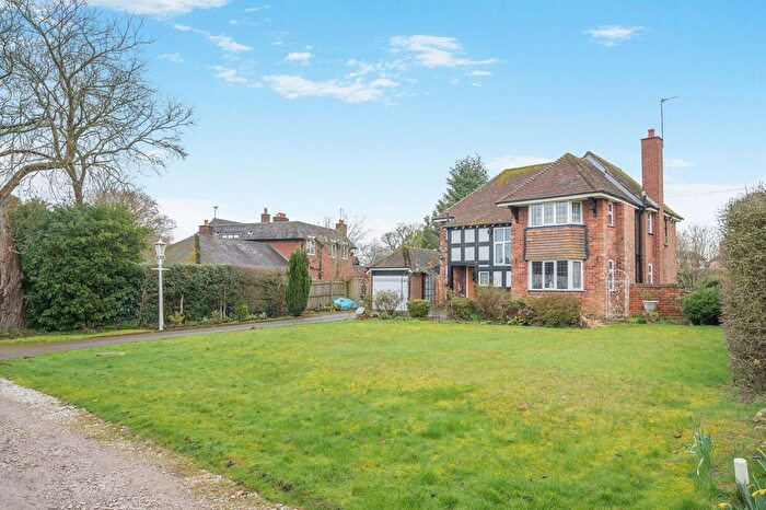 3 Bedroom Detached House For Sale In Private Road, Tanners Green Lane, Wythall, B47