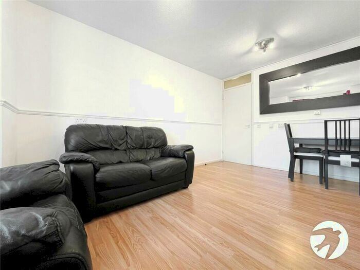 1 Bedroom Flat To Rent In Ruddstreet Close, London, SE18
