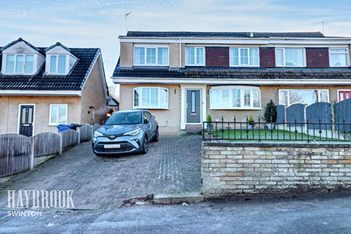 4 Bedroom Semi-Detached House For Sale In Burcroft Hill, Doncaster, DN12