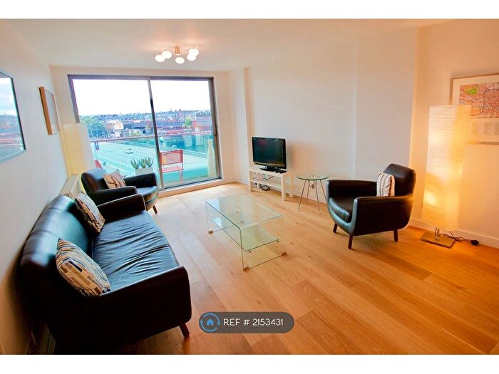 2 Bedroom Flat To Rent In Clyde Street, Glasgow, G1