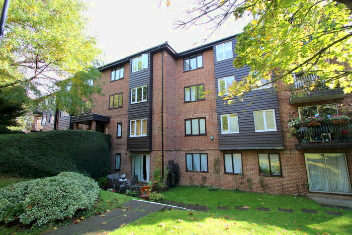 1 Bedroom Flat To Rent In Steep Hill, Croydon, CR0