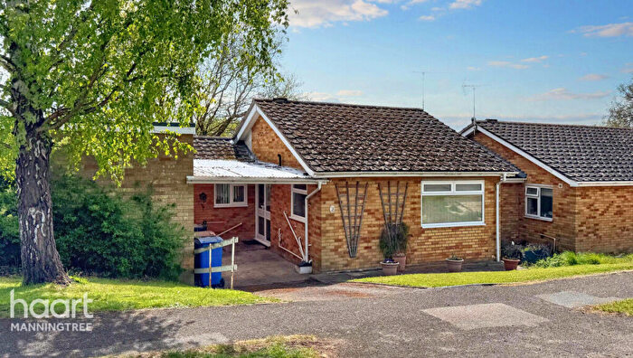 1 Bedroom Bungalow For Sale In Brooklands Road, Manningtree, CO11