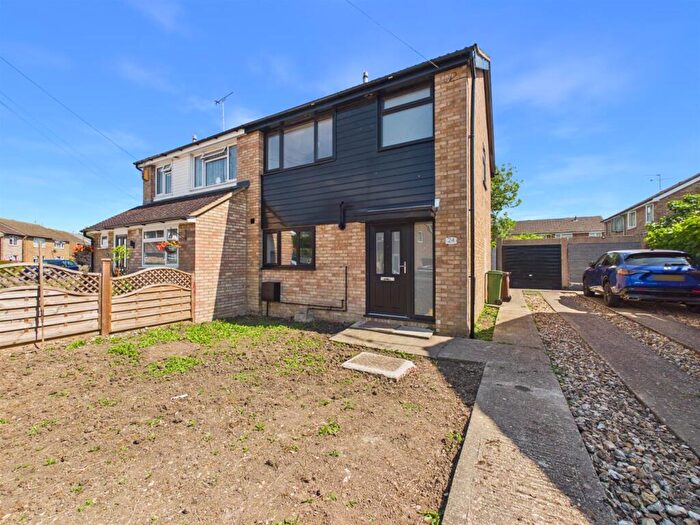 3 Bedroom Semi-Detached House For Sale In Tiverton Crescent, Aylesbury, Buckinghamshire, HP19