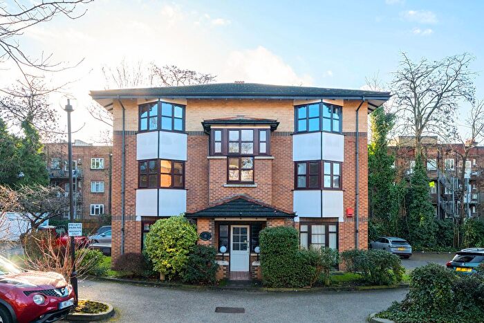2 Bedroom Flat To Rent In Celestial Gardens, London, SE13