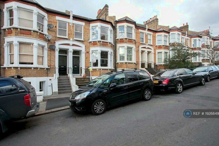 3 Bedroom Flat To Rent In Tressillian Road, London, SE4