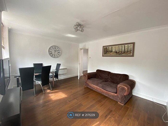 2 Bedroom Flat To Rent In Avenue Road, Leamington Spa, CV31