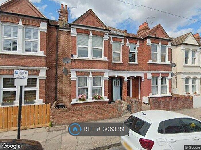 3 Bedroom Maisonette To Rent In Bickley Street, London, SW17