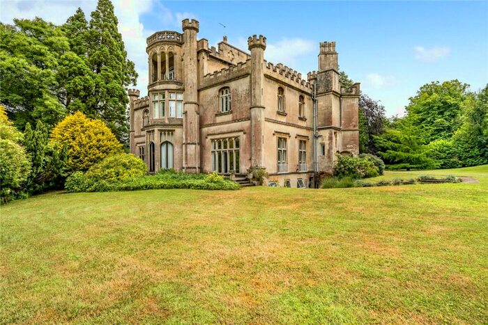 2 Bedroom Flat For Sale In Battlefields, Lansdown, Bath, BA1