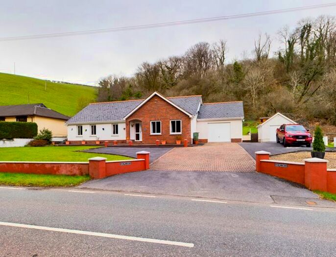4 Bedroom Detached Bungalow For Sale In Trawsmawr, Carmarthen, SA33