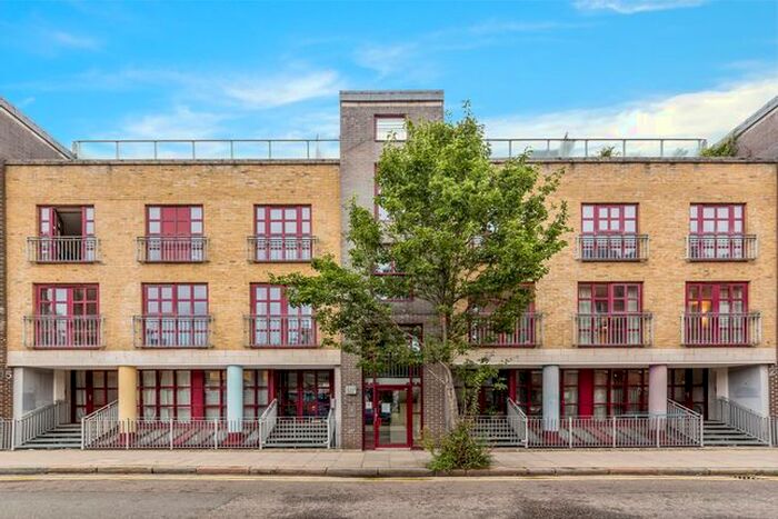 2 Bedroom Flat To Rent In Quaker Street, Shoreditch, E1