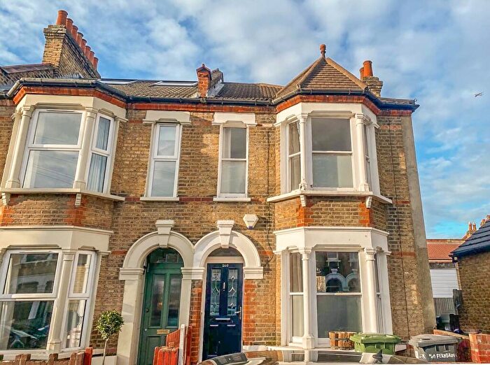 3 Bedroom End Of Terrace House To Rent In Fernbrook Road, Hither Green, London, SE13