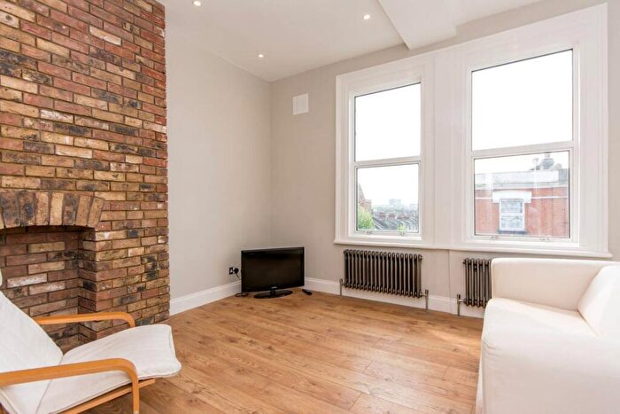2 Bedroom Flat For Sale In Willesden Lane, Brondesbury, London, NW6