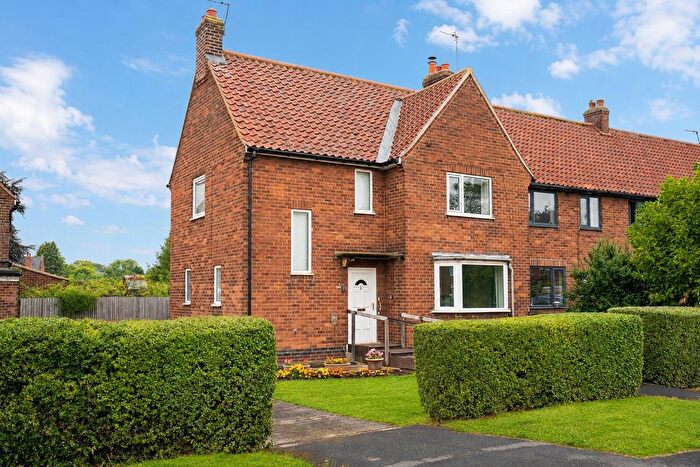 3 Bedroom Semi-Detached House For Sale In Crossfield Crescent, Fulford, York, YO19