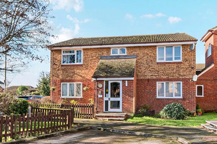 1 Bedroom Flat For Sale In Leston Close, Rainham, RM13