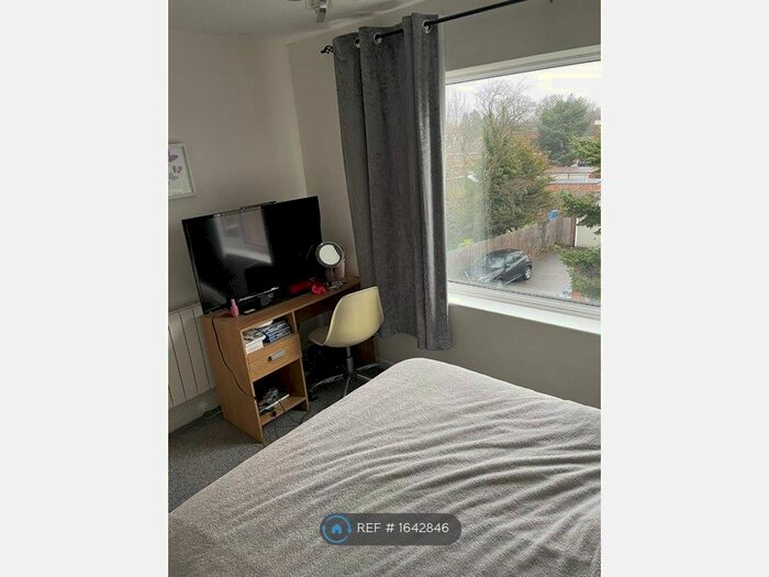 2 Bedroom Flat To Rent In St. Gerards Court, Solihull, B91