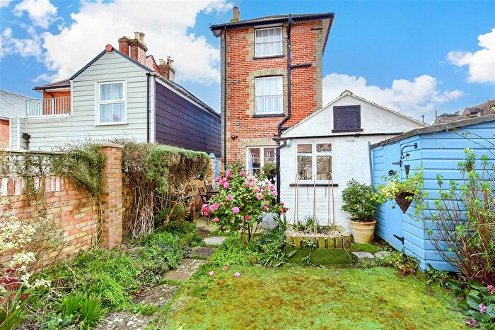 4 Bedroom Detached House For Sale In Bellevue Road, Cowes, Isle Of Wight, PO31