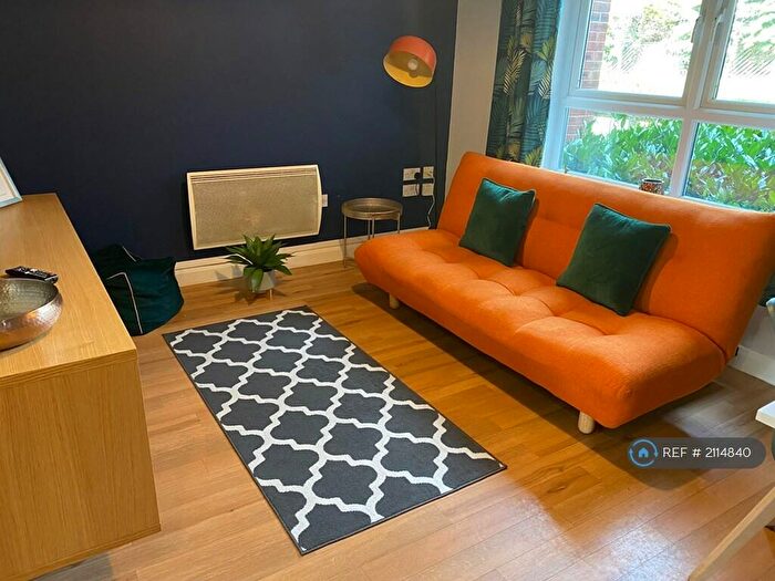 2 Bedroom Flat To Rent In Thornton Court, Coventry, CV4