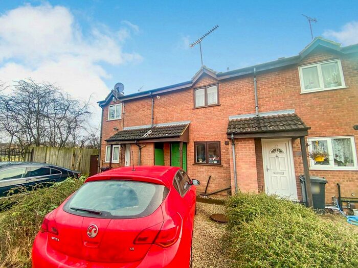 2 Bedroom Town House To Rent In Cheviot Road, Aylestone, Leicester, LE2