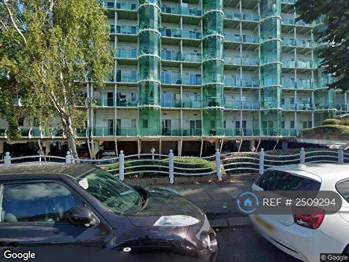 2 Bedroom Flat To Rent In Tower Point, Enfield, EN2