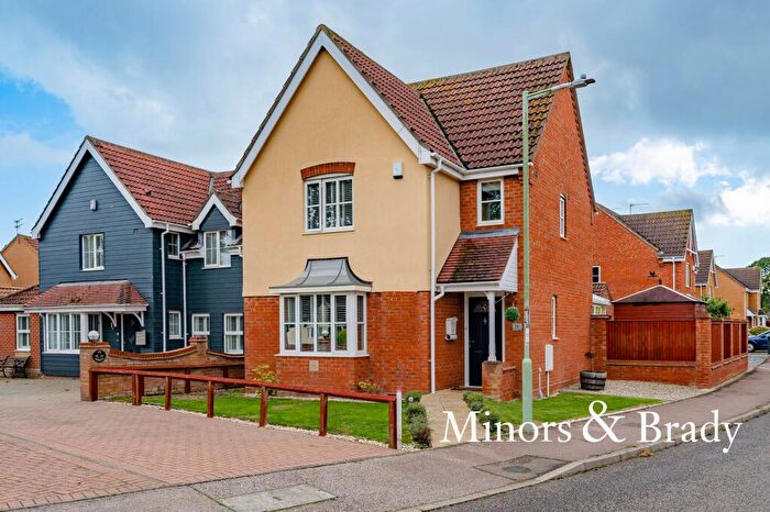 3 Bedroom Detached House For Sale In Jenkins Green, Lowestoft, NR32