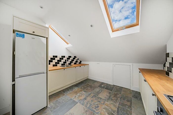 2 Bedroom Flat For Sale In Muswell Hill, Highgate, N10