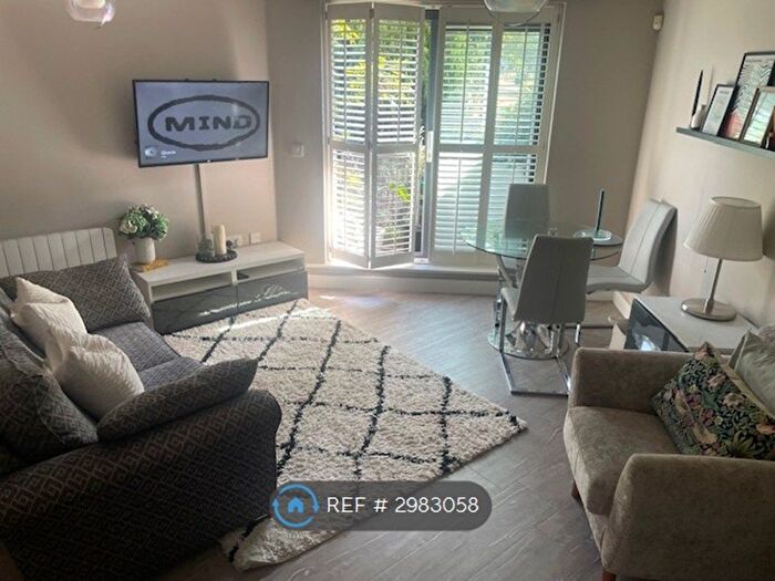 1 Bedroom Flat To Rent In Wilmslow Road, Manchester, M20