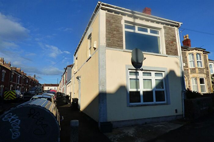 3 Bedroom Semi-Detached House To Rent In Avonvale Road, Bristol, BS5