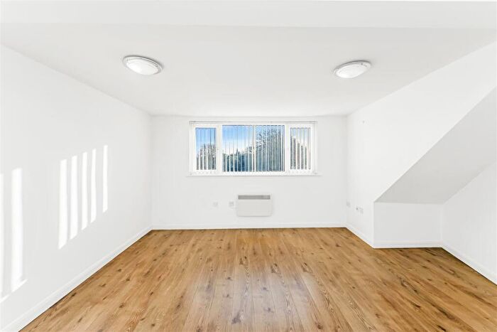 1 Bedroom Apartment For Sale In Exmouth Road, Walthamstow, E17