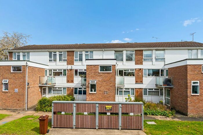 2 Bedroom Maisonette For Sale In Foxes Piece, Little Marlow Road, Marlow, SL7