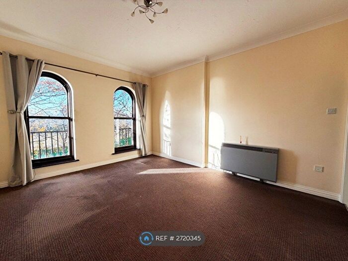 2 Bedroom Flat To Rent In Marks Court, Southend-On-Sea, SS1