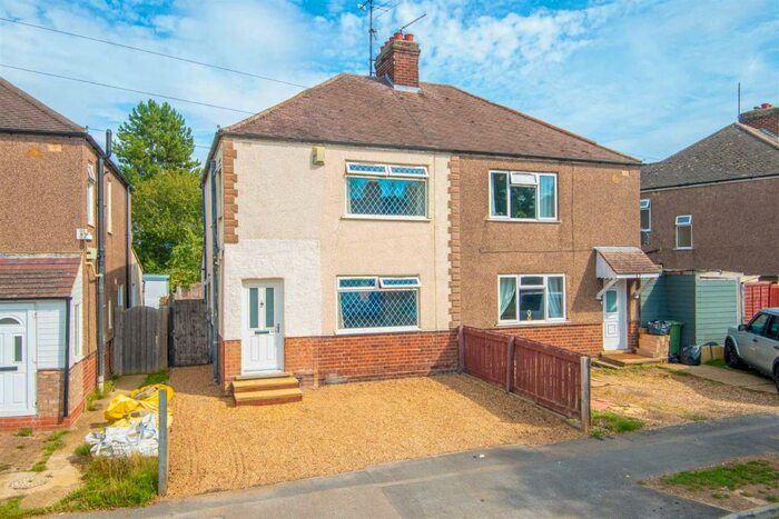 3 Bedroom Semi-Detached House To Rent In Windsor Street, Wolverton, MK12