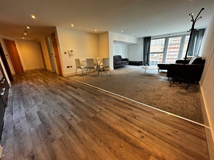 2 Bedroom Flat To Rent In North West, Talbot Street, Nottingham, NG1