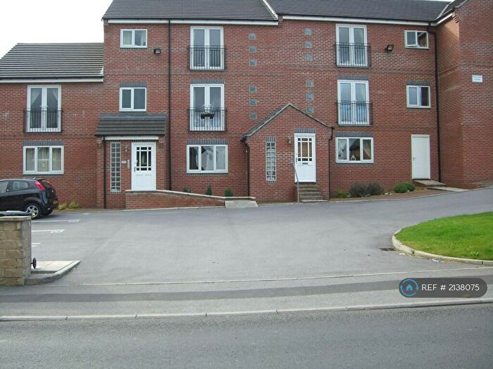 2 Bedroom Flat To Rent In Chantry Court, Morley, Leeds, LS27