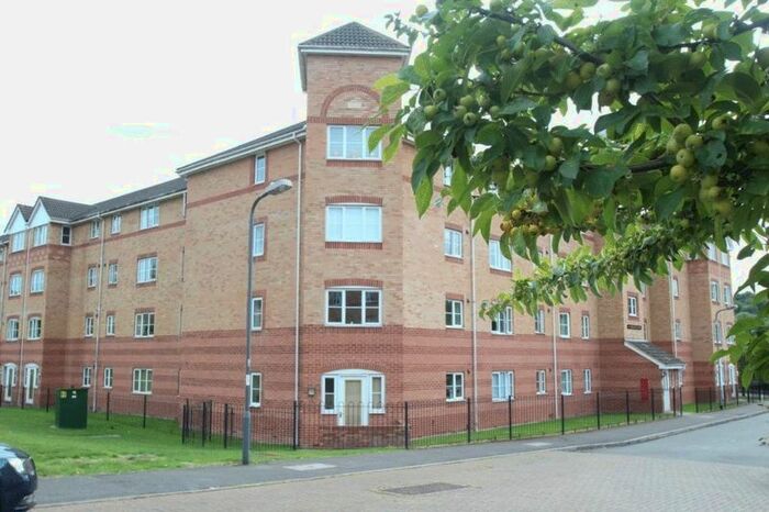 2 Bedroom Flat To Rent In Princes Gate, High Wycombe, HP13