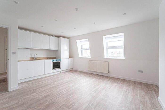 2 Bedroom Flat To Rent In Fortune Green Road, Fortune Green, London, NW6