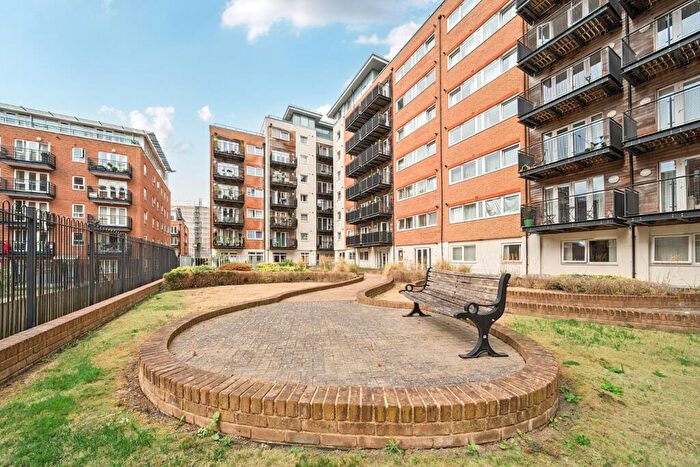 2 Bedroom Flat To Rent In Skerne Road, Kingston Upon Thames, KT2