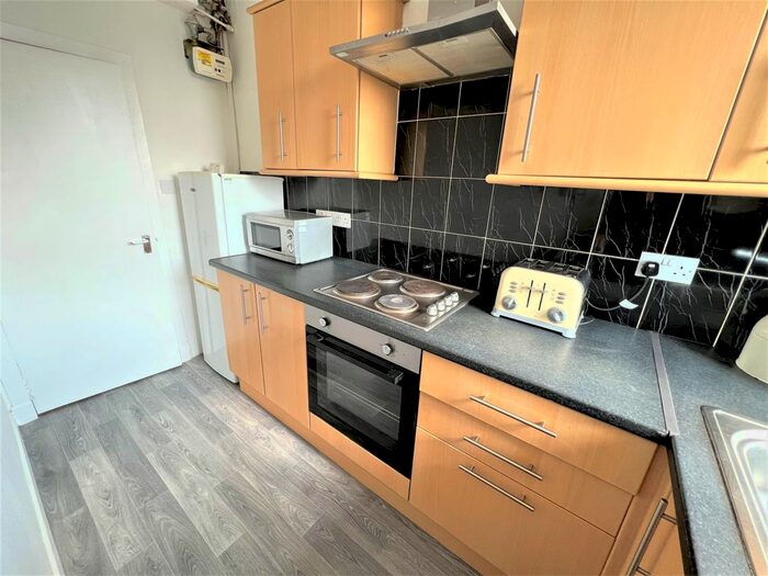 1 Bedroom Flat To Rent In Hollybrook Street, Glasgow, G42