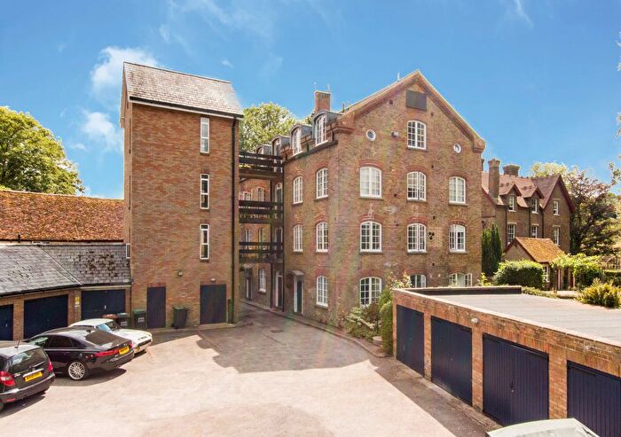 2 Bedroom Flat For Sale In Grove Mill Lane, Watford, Hertfordshire, WD17