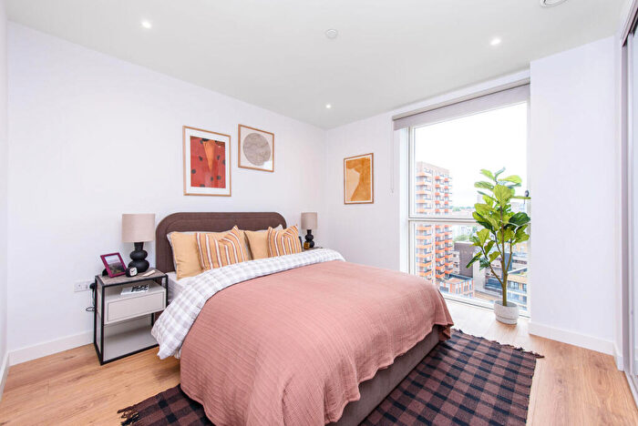 1 Bedroom Flat To Rent In The Watermint, Hendon, London, NW9
