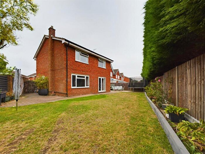 4 Bedroom Detached House For Sale In Hoods Farm Close, Bierton, Aylesbury, HP22