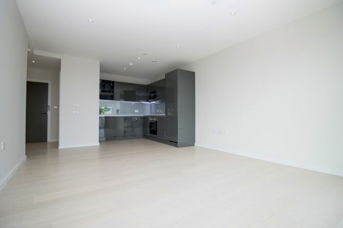 1 Bedroom Flat To Rent In Cassia Point, Glasshouse Gardens, Stratford, E20