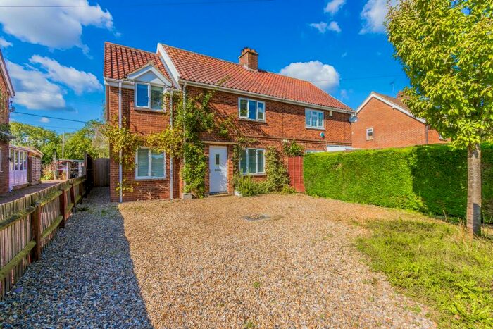 4 Bedroom Semi-Detached House For Sale In Reymerston Road, Garvestone, NR9