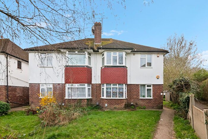 2 Bedroom Maisonette For Sale In Petworth Close, Northolt, UB5
