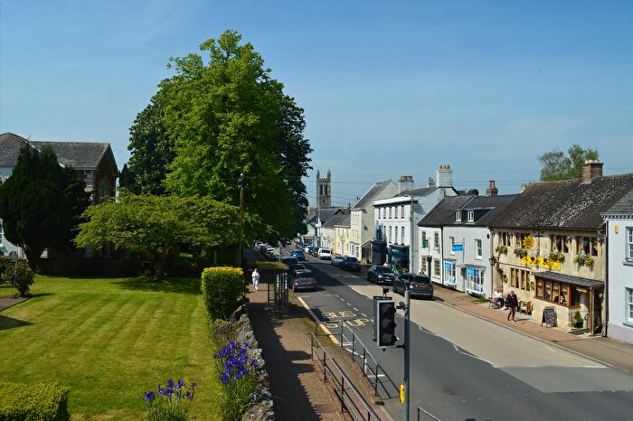 1 Bedroom Flat To Rent In High Street, Honiton, Devon, EX14